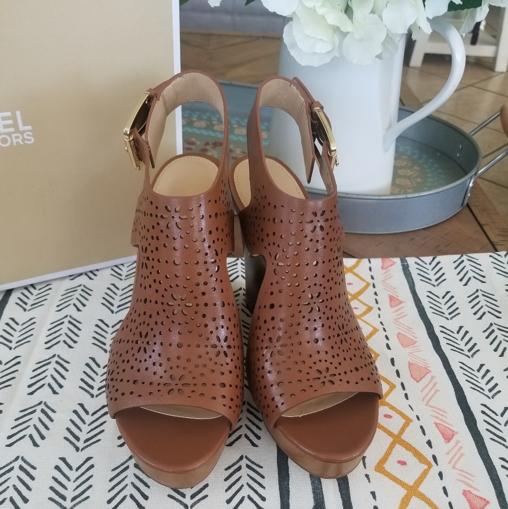 🆕️ Michael Kors Sandal Wedge - Picture 7 of 8